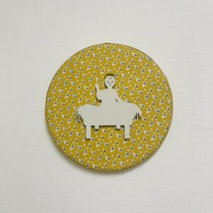 Médaillon liturgique - jaune moutarde